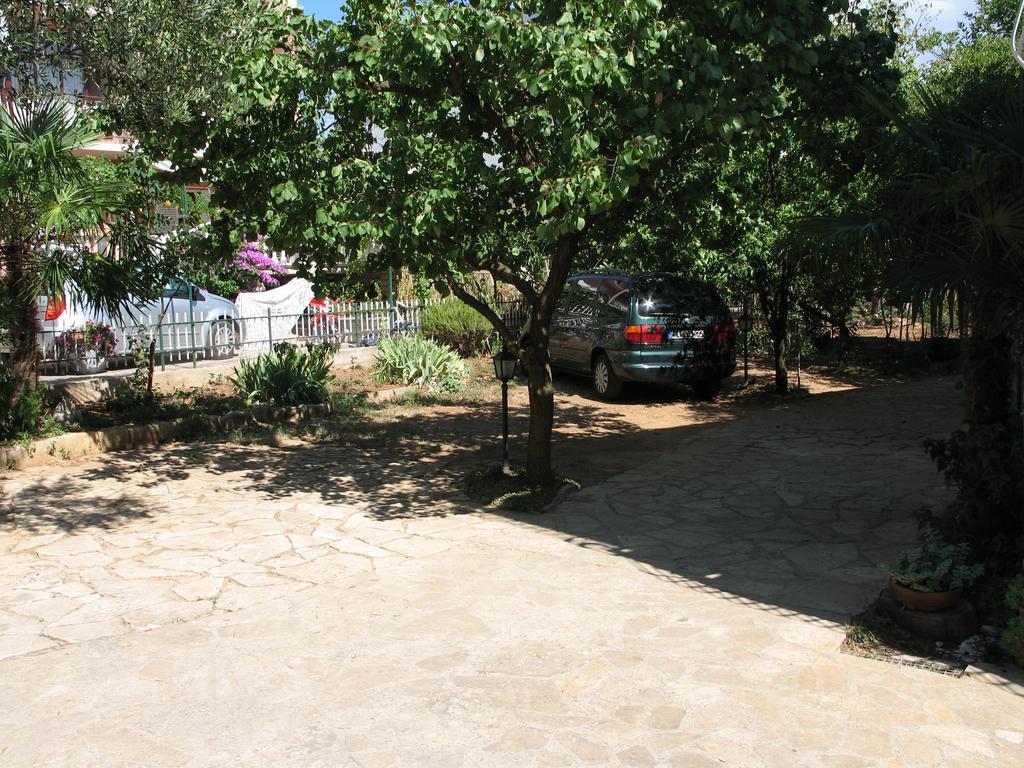 Apartments Villa Agatha Sveti Filip i Jakov Dış mekan fotoğraf
