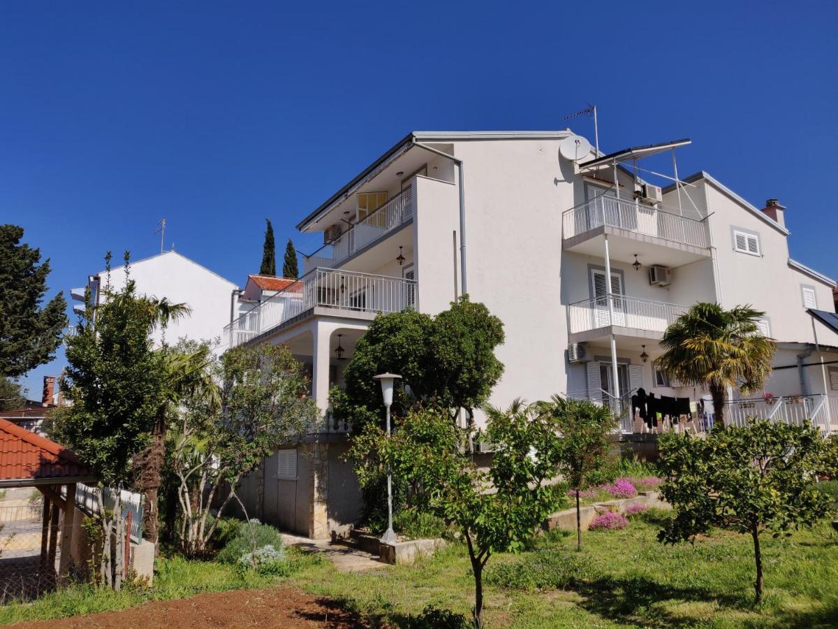 Apartments Villa Agatha Sveti Filip i Jakov Dış mekan fotoğraf