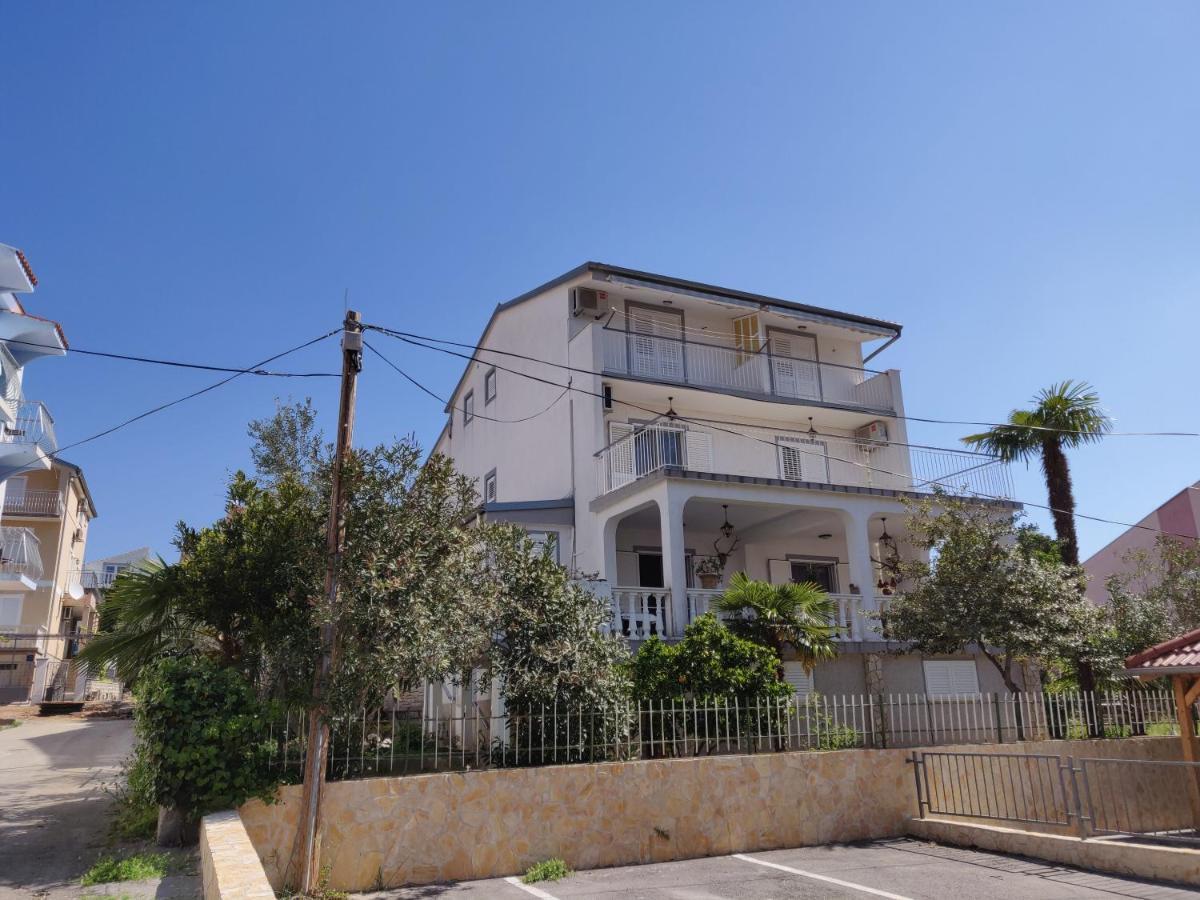 Apartments Villa Agatha Sveti Filip i Jakov Dış mekan fotoğraf
